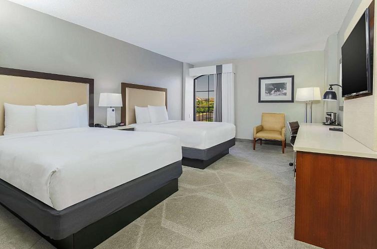 DoubleTree by Hilton Austin-University Area