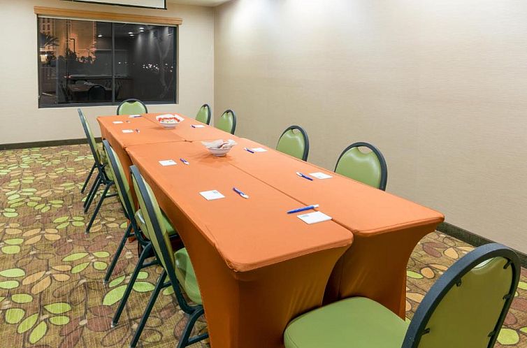 Holiday Inn Express Hotel and Suites - Henderson, an IHG Hot