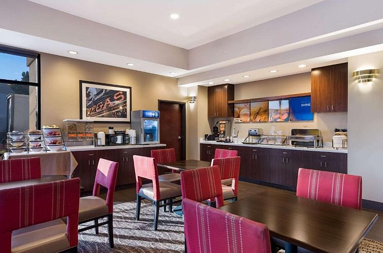 Comfort Inn & Suites Las Vegas - Nellis