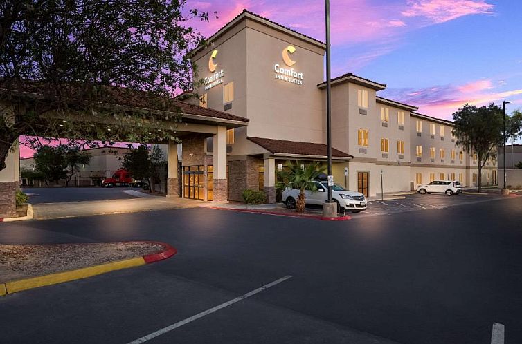 Comfort Inn & Suites Las Vegas - Nellis