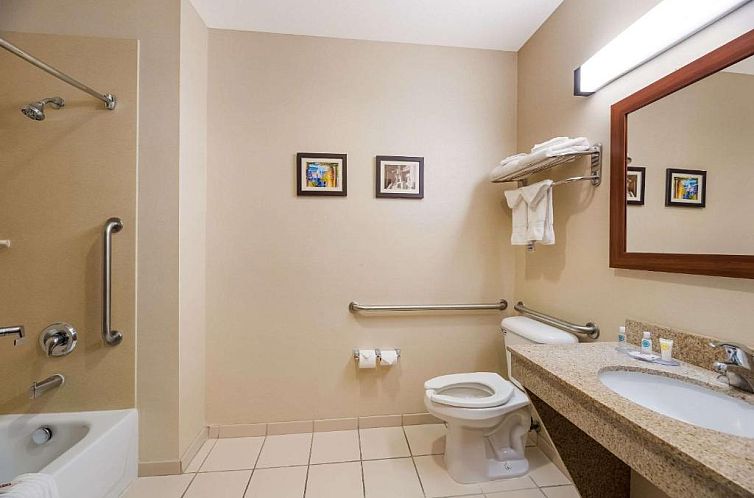 Comfort Inn & Suites Las Vegas - Nellis