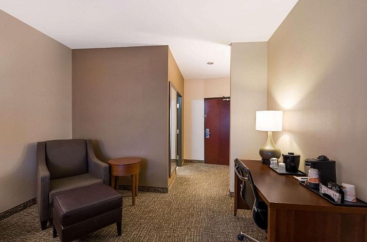 Comfort Inn & Suites Las Vegas - Nellis