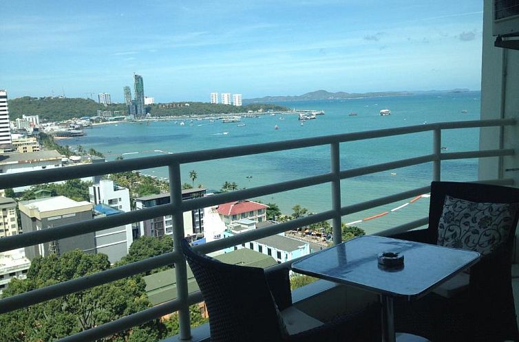 View Talay 6 Pattaya Beach Apartment by Honey