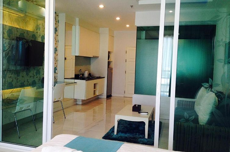 View Talay 6 Pattaya Beach Apartment by Honey