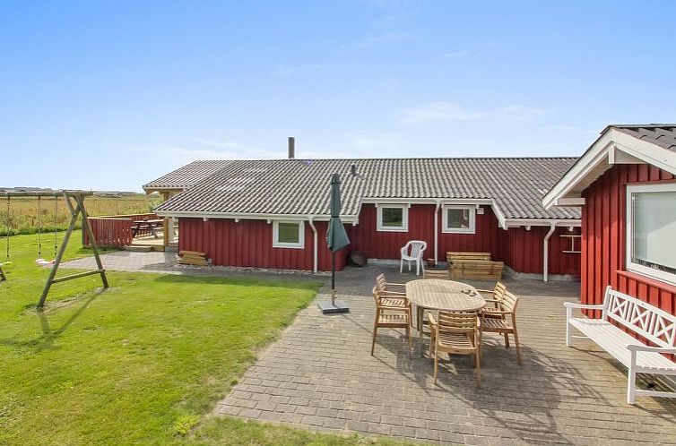 Vakantiehuis "Skrallan" - 400m from the sea