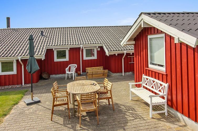 Vakantiehuis "Skrallan" - 400m from the sea