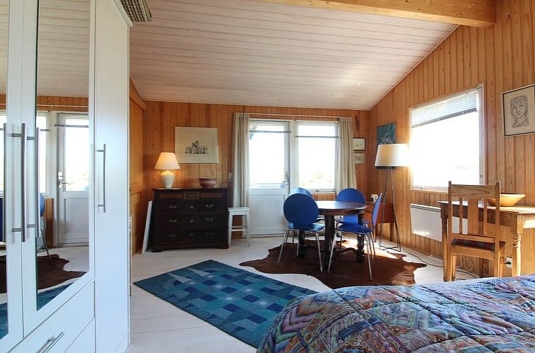 Vakantiehuis "Ellynor" - 200m from the sea