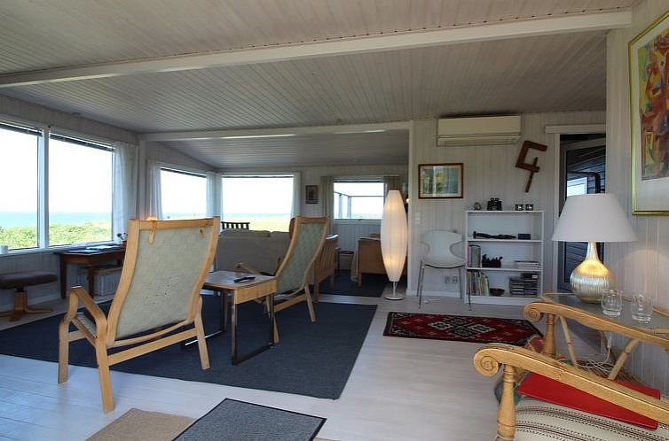 Vakantiehuis "Ellynor" - 200m from the sea