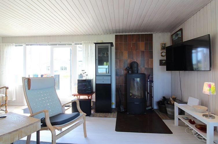 Vakantiehuis "Ellynor" - 200m from the sea