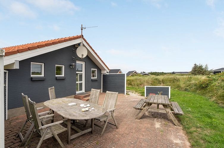 Vakantiehuis "Hariet" - 600m from the sea