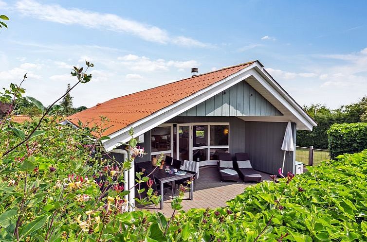 Vakantiehuis "Alexander" - 900m from the sea