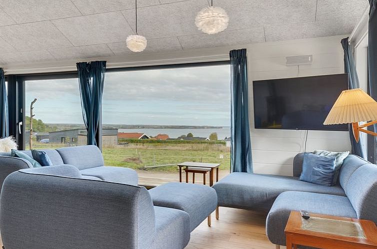 Vakantiehuis "Gunborg" - 400m from the sea