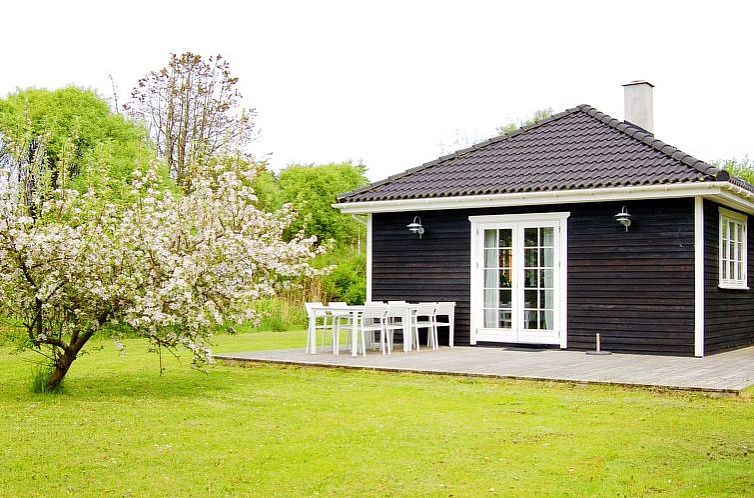 Vakantiehuis "Okka" - 1km from the sea