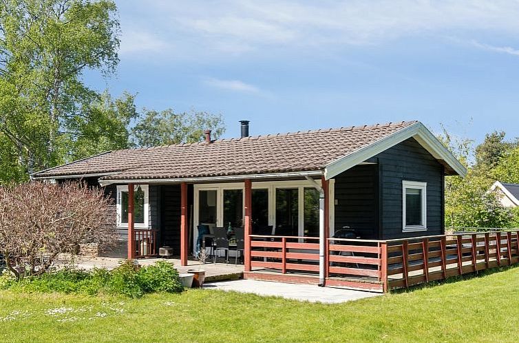 Vakantiehuis "Janna" - 1.4km from the sea