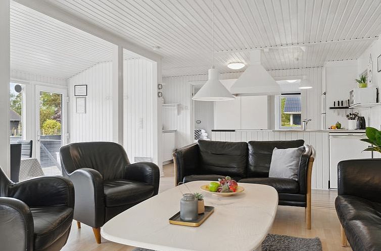 Vakantiehuis "Kalevi" - 900m from the sea