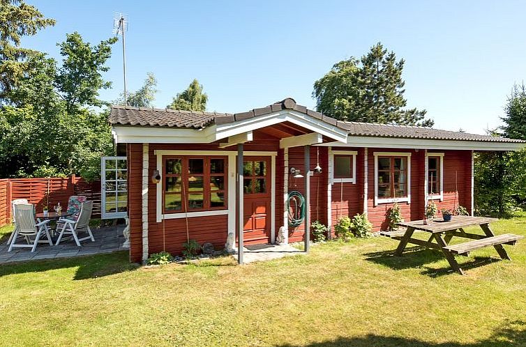 Vakantiehuis "Berit" - 700m from the sea