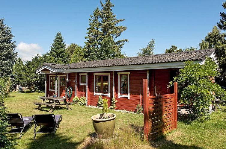 Vakantiehuis "Berit" - 700m from the sea