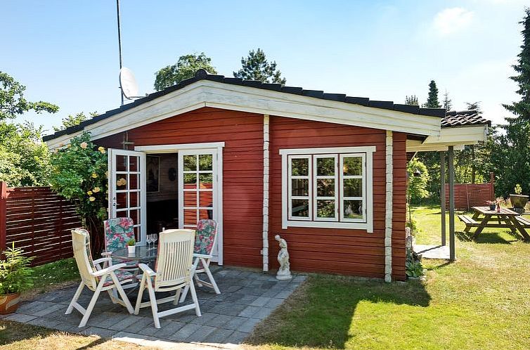 Vakantiehuis "Berit" - 700m from the sea