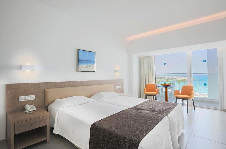 Vassos Nissi Plage Hotel & Spa