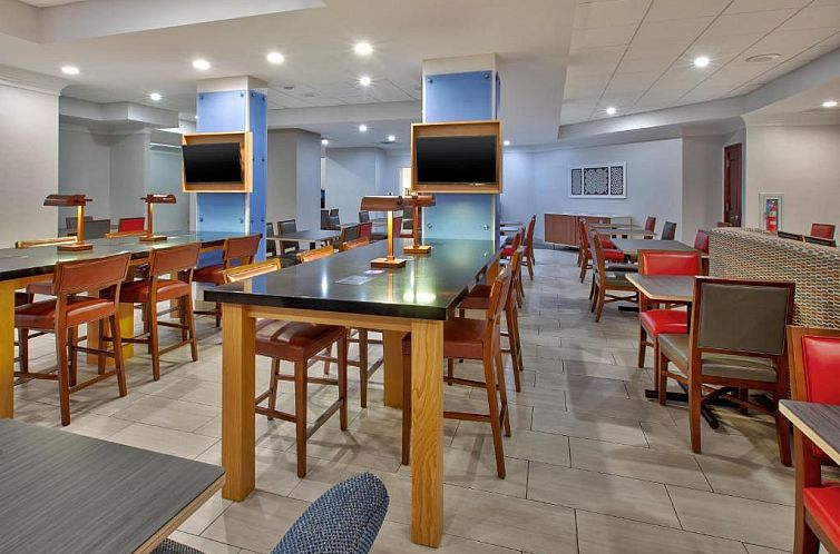 Holiday Inn Express Philadelphia-Midtown, an IHG Hotel