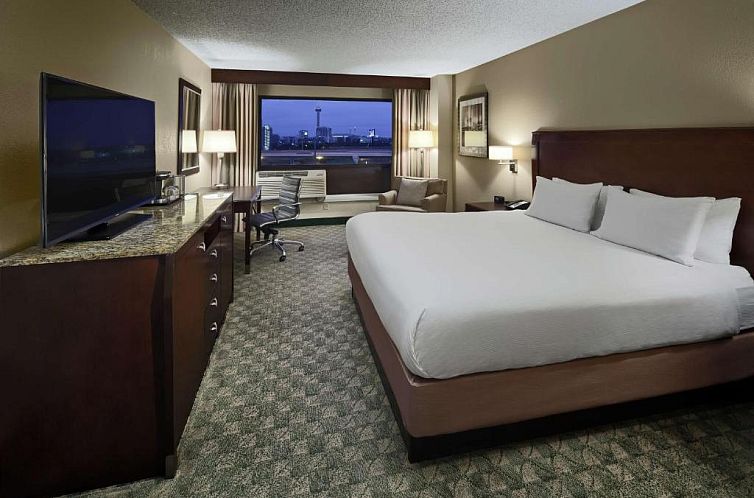 DoubleTree by Hilton San Antonio Downtown