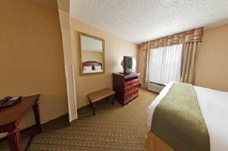 Holiday Inn Express Hotel & Suites San Antonio - Rivercenter