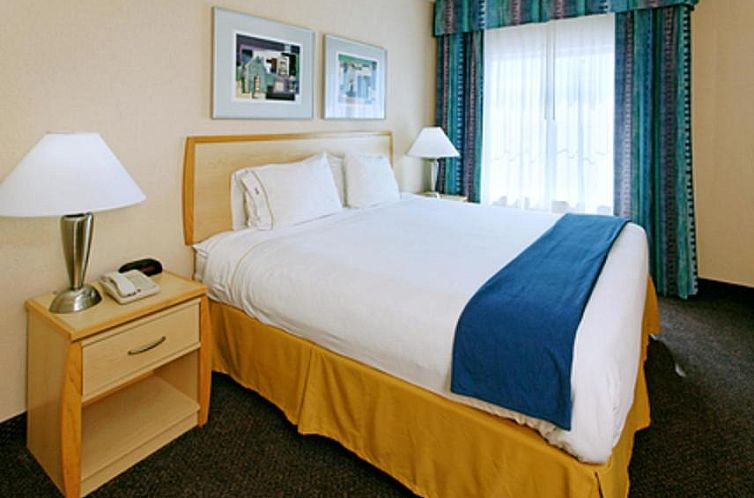 Holiday Inn Express Hotel & Suites San Antonio - Rivercenter