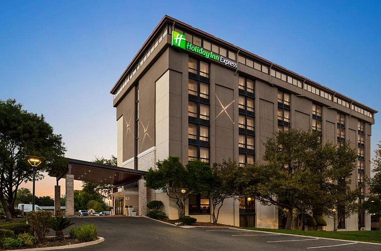 Holiday Inn Express - San Antonio Airport, an IHG Hotel