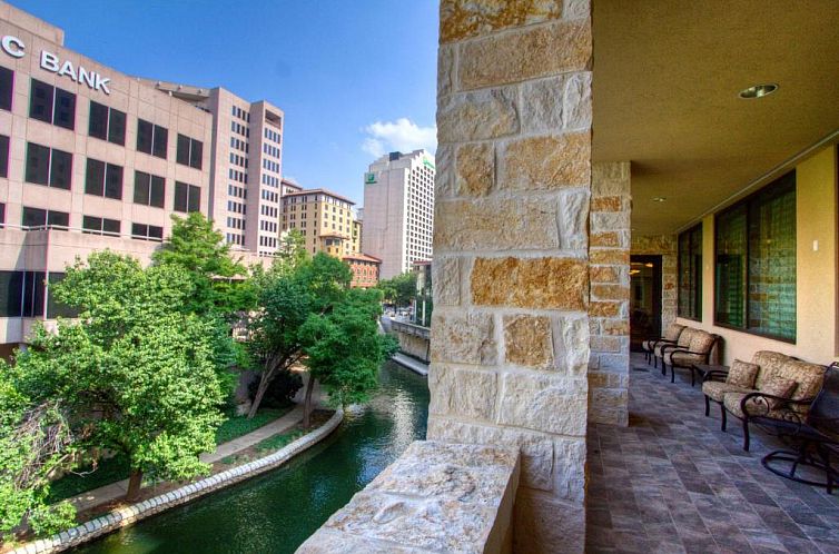 Embassy Suites San Antonio Riverwalk-Downtown