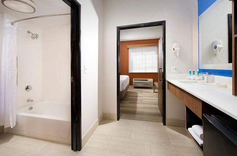 Holiday Inn Express & Suites San Antonio - Downtown Market A