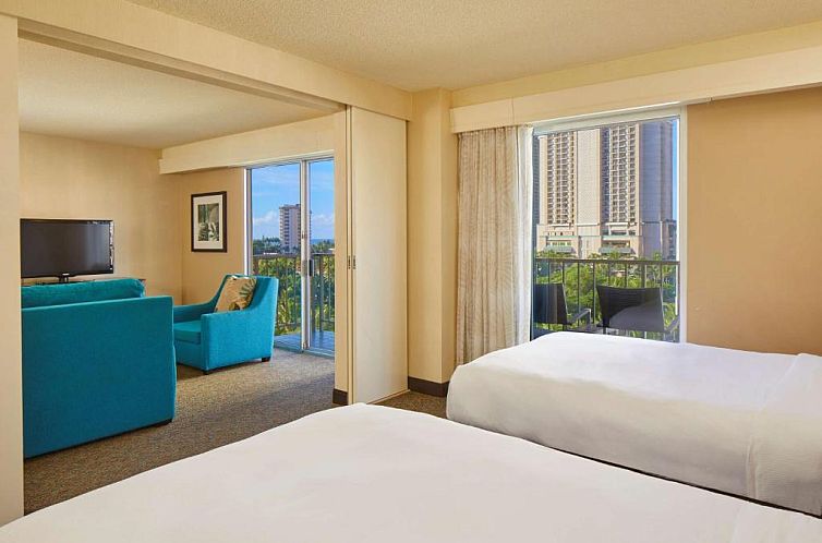 DoubleTree by Hilton Alana - Waikiki Beach