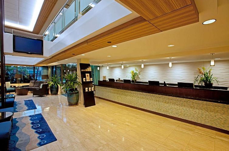 DoubleTree by Hilton Alana - Waikiki Beach