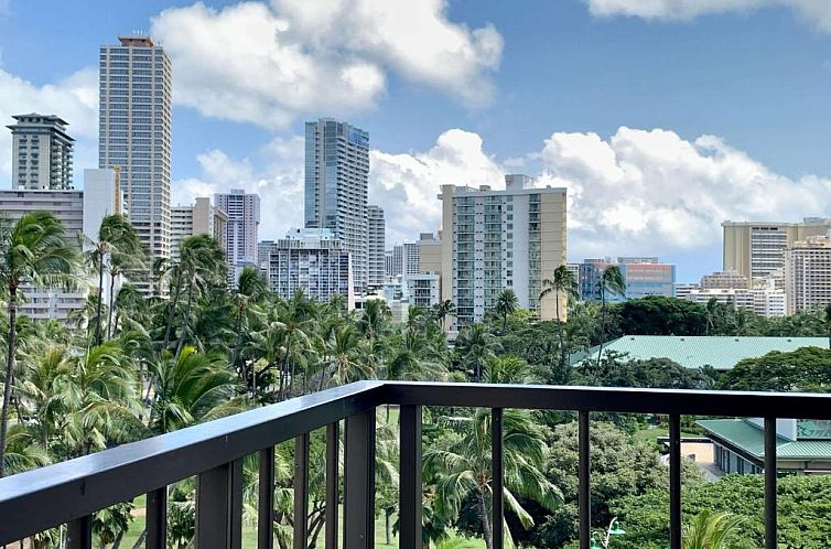 DoubleTree by Hilton Alana - Waikiki Beach