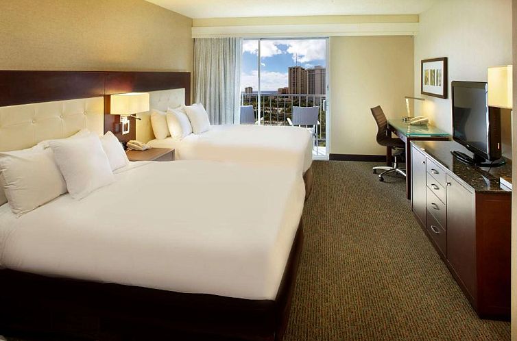 DoubleTree by Hilton Alana - Waikiki Beach