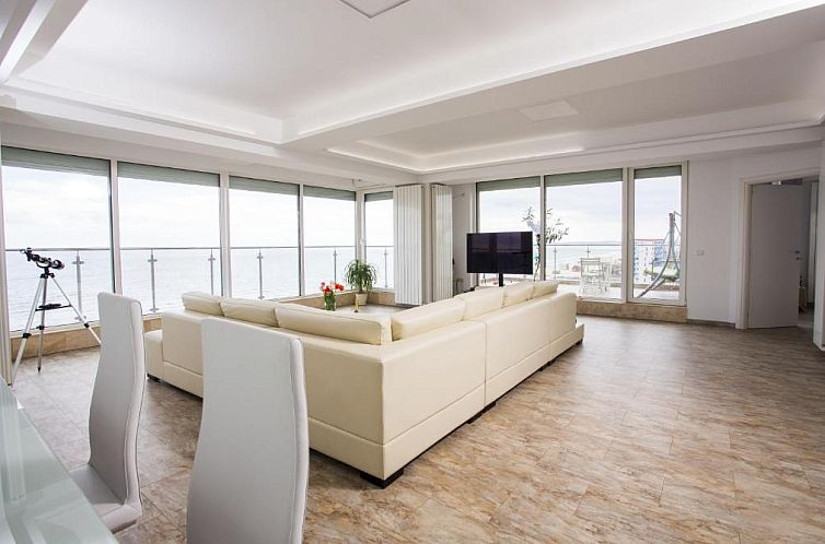 Sea View Penthouse Mamaia