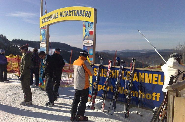 Mooi vier persoons appartement nabij Winterberg