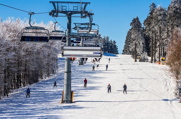 Mooi vier persoons appartement nabij Winterberg