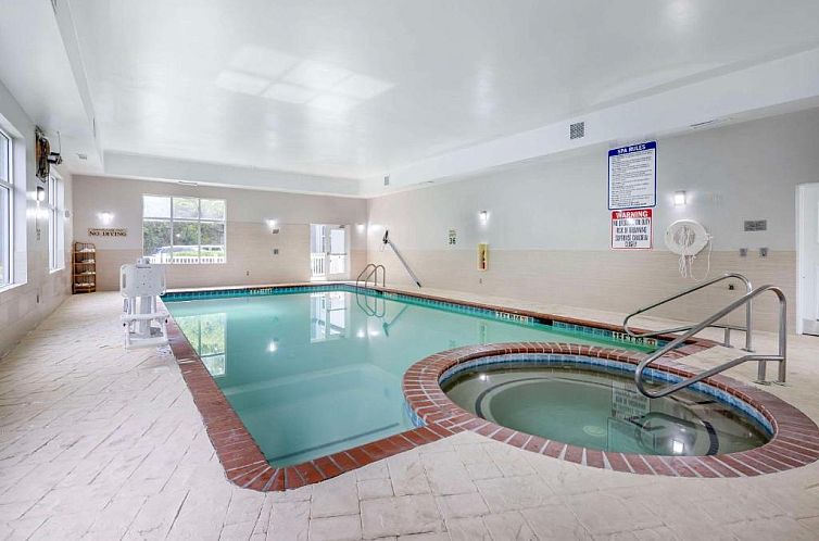 Country Inn & Suites by Radisson, Savannah Airport, GA