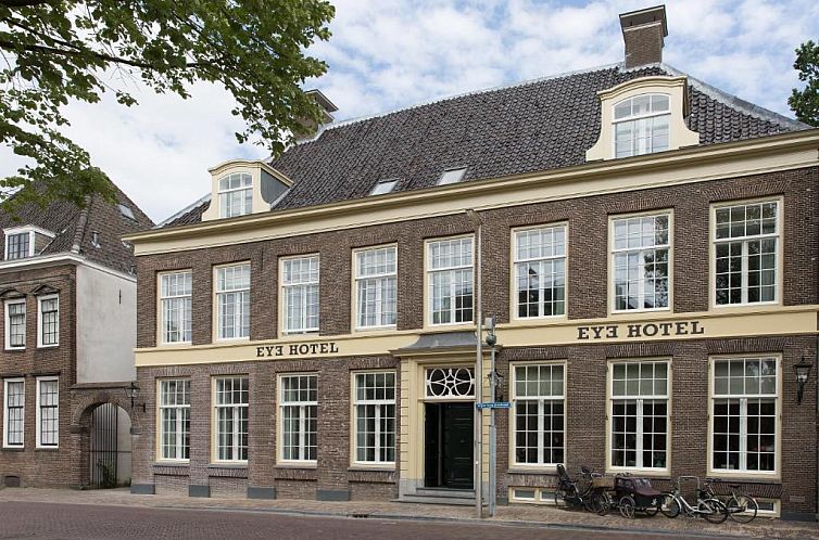 Eye Hotel