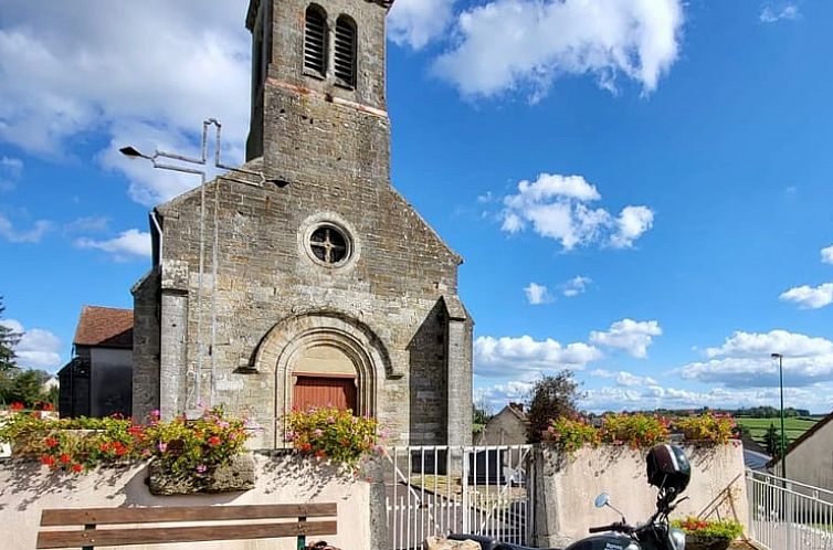 Vakantiehuisje in Lucenay-L'évêque