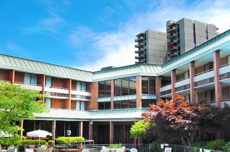 University Place Hotel and Conference Center