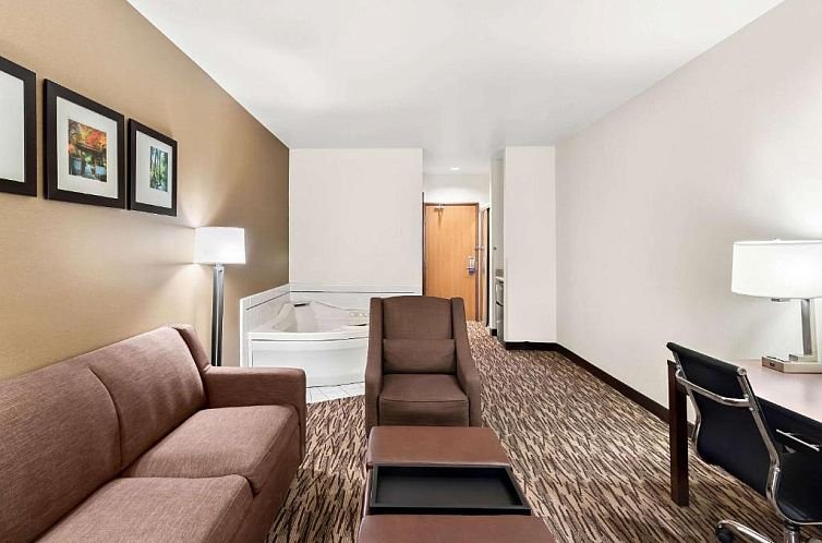 Comfort Suites Portland Airport