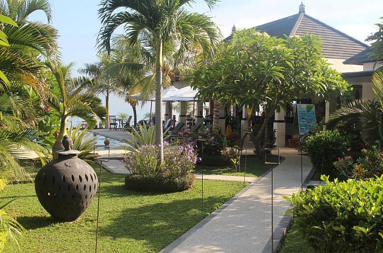 Kelapa Lovina Beach Villa