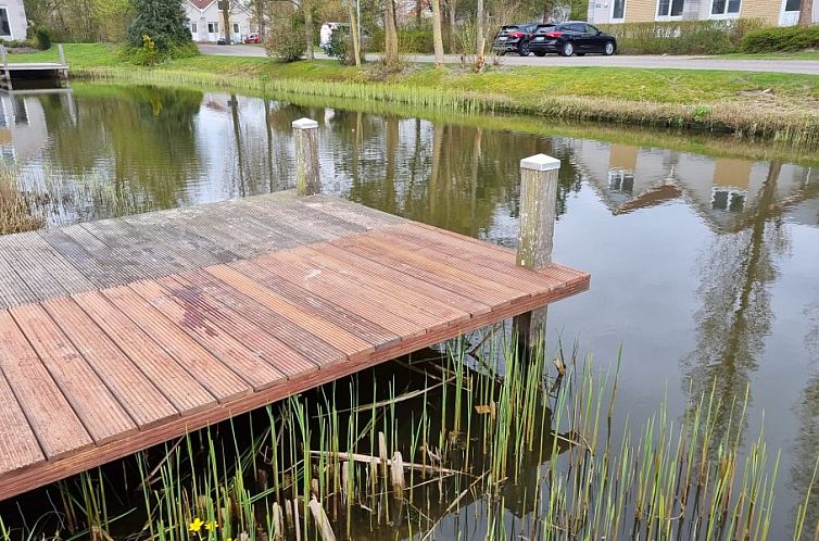 Prachtige geschakelde villa aan ijsselmeer