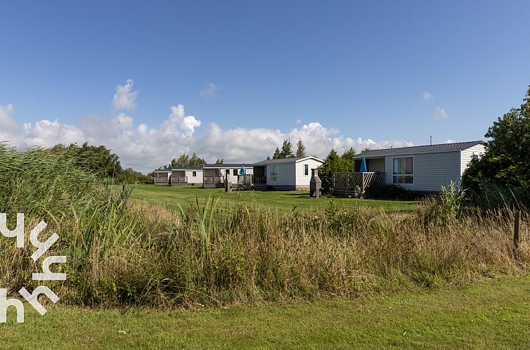 Ruim gelegen 4-persoons chalet aan het water, nabij de