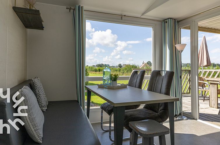 4-persoons chalet in Lemmer met buiten open haard en vrij