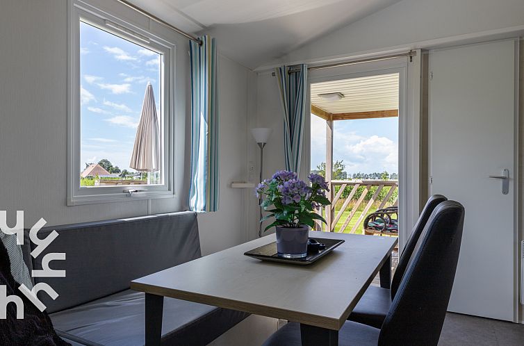 Comfortabel 6 persoons chalet in Lemmer met vrij uitzicht