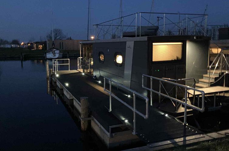 Comfortabele 4 persoons house boat met uitzicht over het