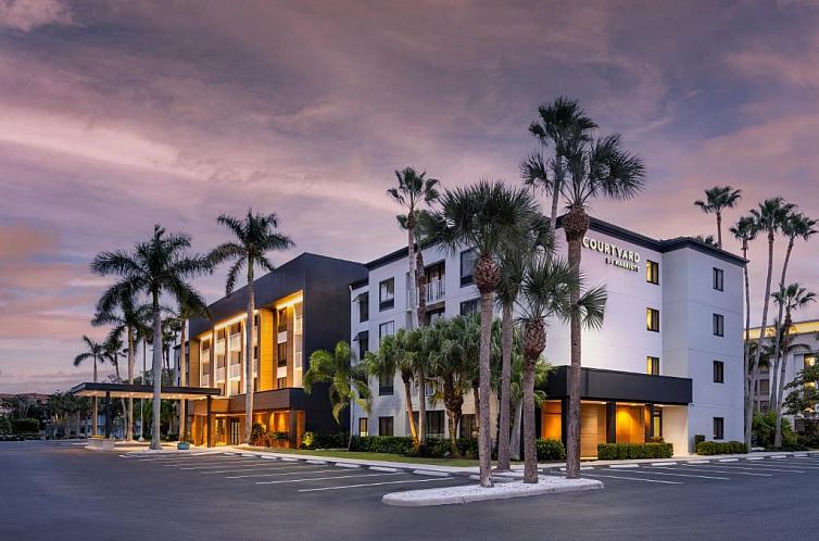 Courtyard by Marriott - Naples