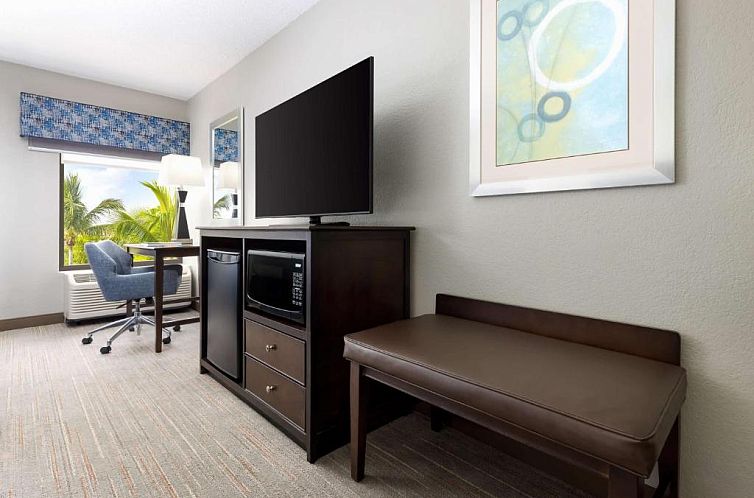 Hampton Inn Naples-Central